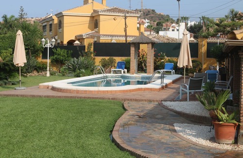 Rincon de la Victoria House | À 700 m de la Plage! Maison Avec Barbecue et Piscine, Idéal Pour les Familles