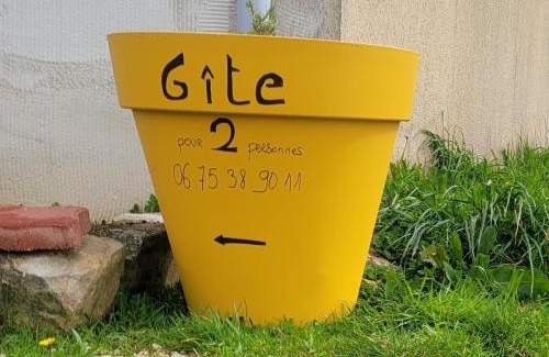 Yevres House | À la campagne, studio 25m2-pour 2 personnes, calme, wifi, jardin, parking