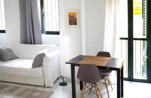 Encarnacion-Regina Apartment | ÁTICO CON BALCÓN EN PLENO CENTRO