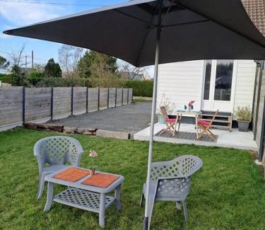 Brehal House | Ôcalme, Idéal à 2, jardin, plage