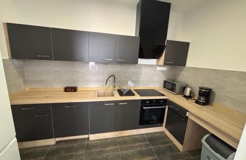 Debrecen Apartment | Újszerű, jól felszerelt lakás a város szîvében, ingyenes parkolással!