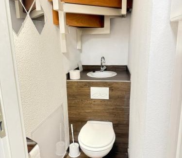 Werne Apartment | Über den Dächern von Werne - Balkon, WLAN, TV und Küche - Möller