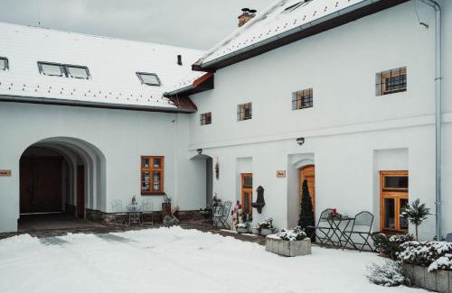 Smizany Apartment | ČÁKYHO KÚRIA - apartmán pre 5 osôb s krbom a saunami