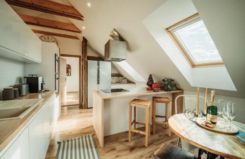 Smizany Apartment | ČÁKYHO KÚRIA - apartmán pre 5 osôb s krbom a saunami