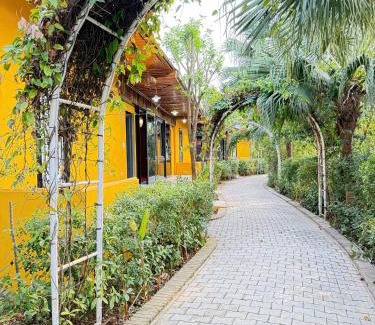 Thach That Resort | Đầm Sen Homestay Retreat