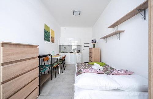 Lodz Apartment | Łódź Urban Serenity Studio #11 by BookingHost