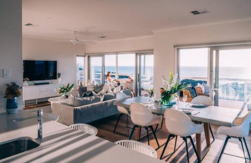Aldinga Beach House | ōSHEN - Sleeps12 Gym Kayak MountnBike BeachFrnt