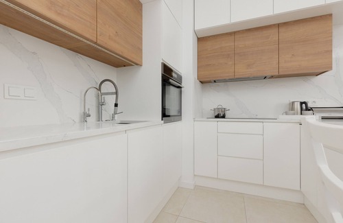 Zoliborz Apartment | Żoliborz Artystyczny Warsaw by Renters