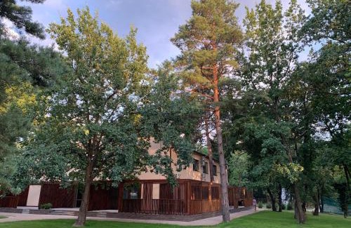 Novomoskovs'k Apartment | Апартаменти у лісі