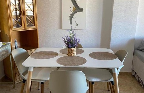Torrevieja Apartment | Апартаменты с видом на море, бассейн и сад