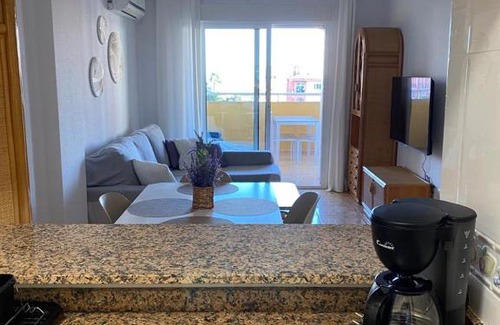Torrevieja Apartment | Апартаменты с видом на море, бассейн и сад