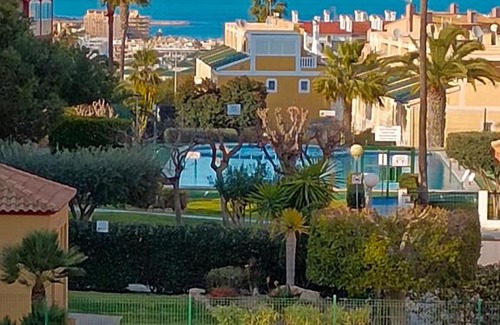 Torrevieja Apartment | Апартаменты с видом на море, бассейн и сад