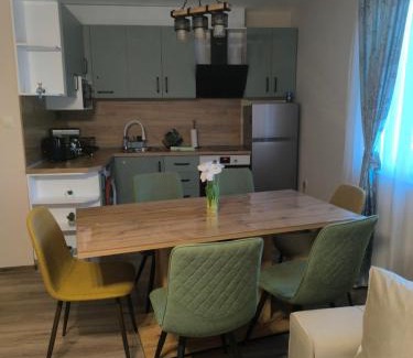 Tryavna Apartment | Апартамент за гости'HAPPY'Трявна лейк