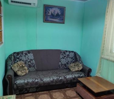 Molodizhne House | Будинок біля моря