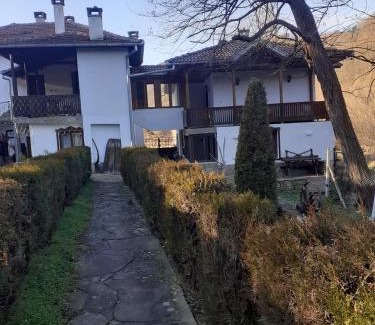 Apriltsi House | Вила ХВОЙНА