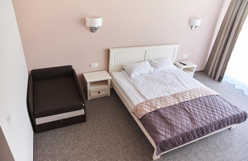 Serednye Hotel | Вілла Край неба