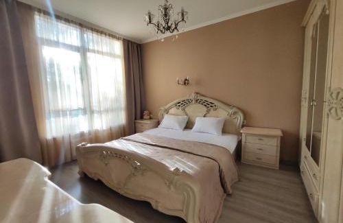 Desnyans'kyi District Apartment | Двокімнатна , Троєщина, район 2, ТЦ район