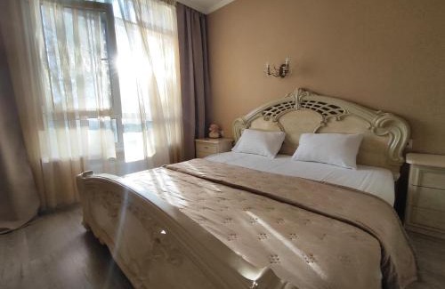 Desnyans'kyi District Apartment | Двокімнатна , Троєщина, район 2, ТЦ район