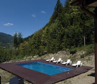 Roztoky Villa | Джерело