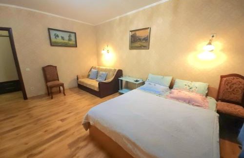 Irpin Apartment | Затишна, домашня 43м в тихому зеленому місці Поруч Центральний парк Університет