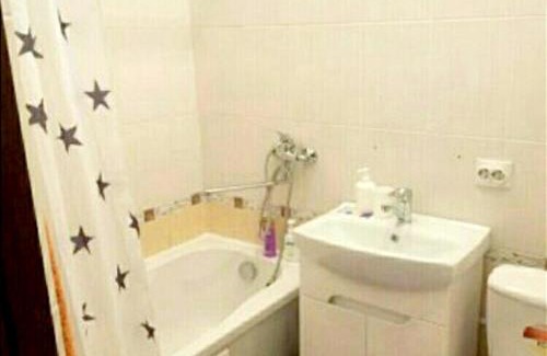 Babushkins'kyi district Apartment | Комфортні апартаменти з King size ліжком та ванною, в районі Дафі,16 лікарні