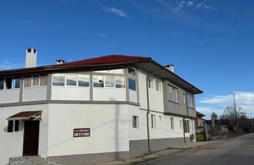 Gorna Oryahovitsa Apartment | Къща за гости при ЮКАТА