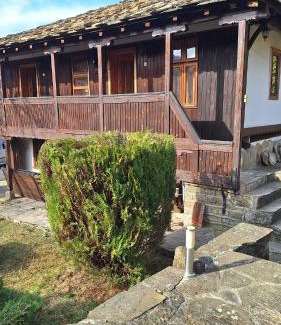 Apriltsi Villa | Къща за гости Хитър Петър