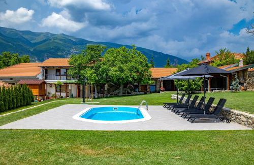 Karlovo Villa | Къща за приятели Недкови