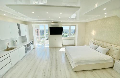 Vinnytsya Apartment | Панорамні SKY HOUSE Безключовий доступ!