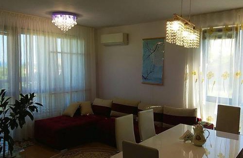 Byala Apartment | Прекрасный апартамент с видом на море и бассейном