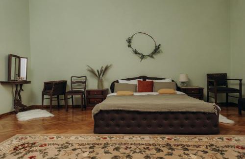 Chernovtsy Apartment | Простора 2-кімн квартира в центрі Чернівців на Турецькій 18 завжди зі світлом