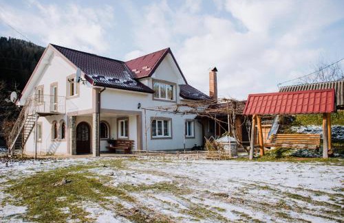 Jasienow House | Світанок у горах