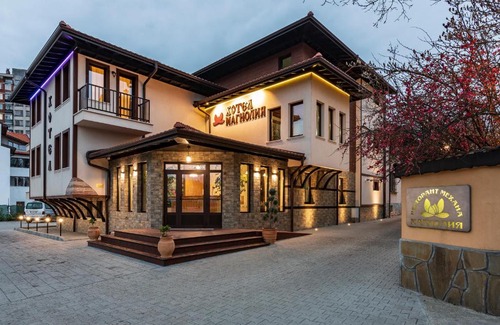Kazanlak Hotel | Семеен хотел Магнолия