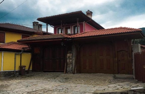 Koprivshtitsa House | Стаи за гости Бащино огнище