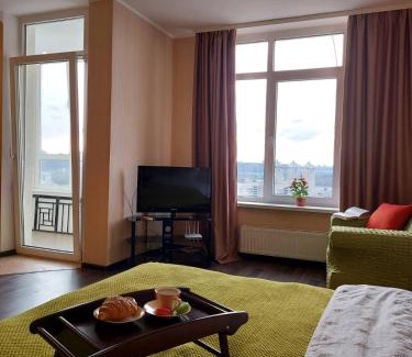 Dniprovs'kyi District Apartment | Студія з неймовірним краєвидом біля м Лівобережна ліфт інтернет працює