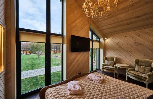 Klavdiyevo-Tarasove Hotel | Сімейний Екопарк Ясногородка