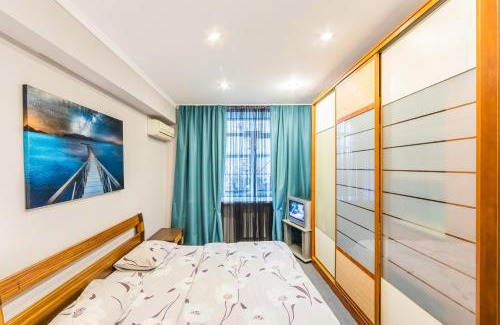 Khreshchatyy Yar Apartment | Трехкомнатная квартира на Крещатике
