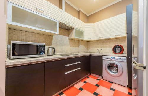Khreshchatyy Yar Apartment | Трехкомнатная квартира на Крещатике