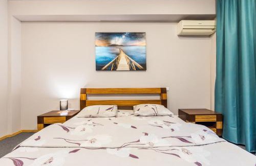 Khreshchatyy Yar Apartment | Трехкомнатная квартира на Крещатике