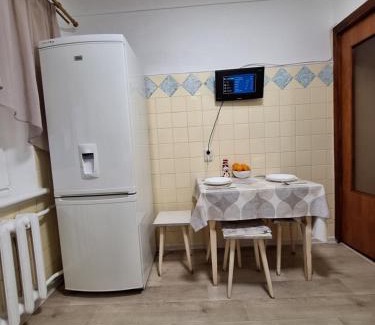 Sukhinovka Apartment | Трикімнатна квартира з 4 ліжками біля Перинатального центру