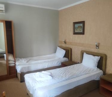 Kardzhali Province Hotel | Хотел Устра