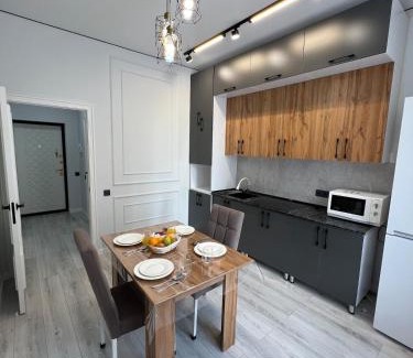 Nur-Sultan Apartment | Центр, рядом Хан Шатыр, кардиология, центр материнства и детства, центр нейрохирургии, левый берег