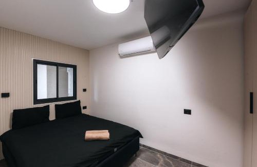 Kiryat Motzkin Apartment | אחוזת בר אילן עם גקוזי יש בדירה ממד