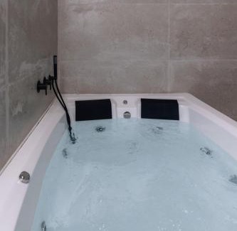 Kiryat Motzkin Apartment | אחוזת בר אילן עם גקוזי יש בדירה ממד