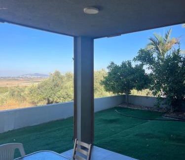 Megido Apartment | דירת גן מדרך עוז Garden Apartment