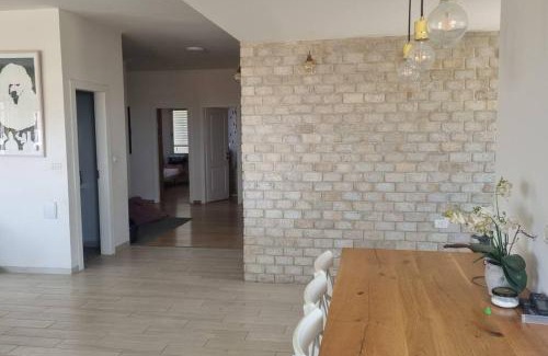 Gilboa Apartment | וילה במושב בנוף מושלם כל השנה