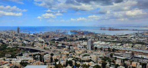 Haifa Apartment | יחידות אירוח נוף המפרץ