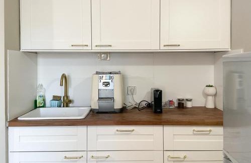 Haifa Apartment | מגדל אלמוג חיפה - דירות "בלו ביץ'" על הים