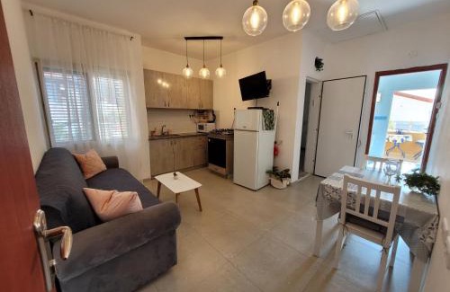 Rehovot Apartment | צימר ברחובות - Israeli Home