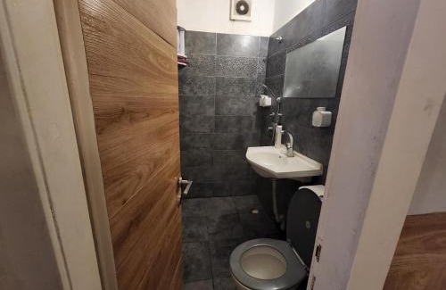 Kiryat Motzkin Apartment | רום סרוויס